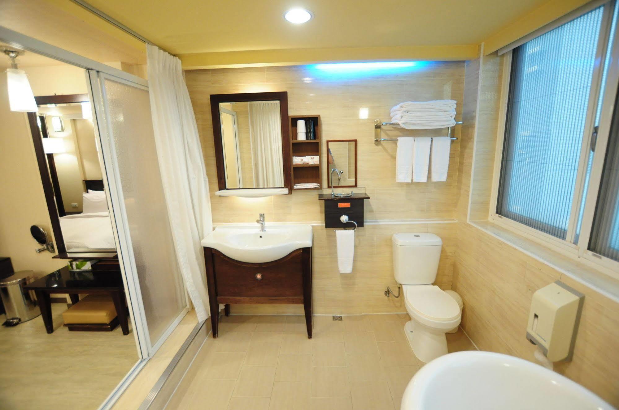 Hôtel Kindness Xin Jue Jiang à Kaohsiung Extérieur photo