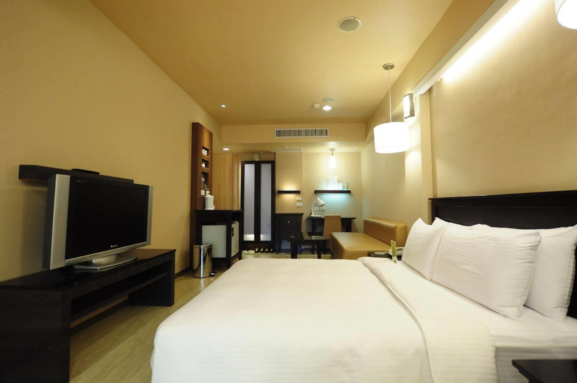 Hôtel Kindness Xin Jue Jiang à Kaohsiung Extérieur photo